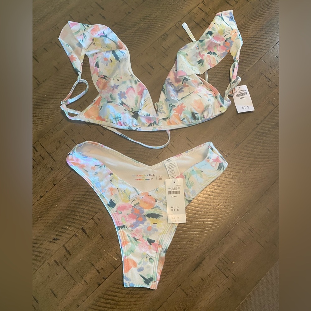 NWT Abercrombie Floral Print Triangle Bikini Size XS